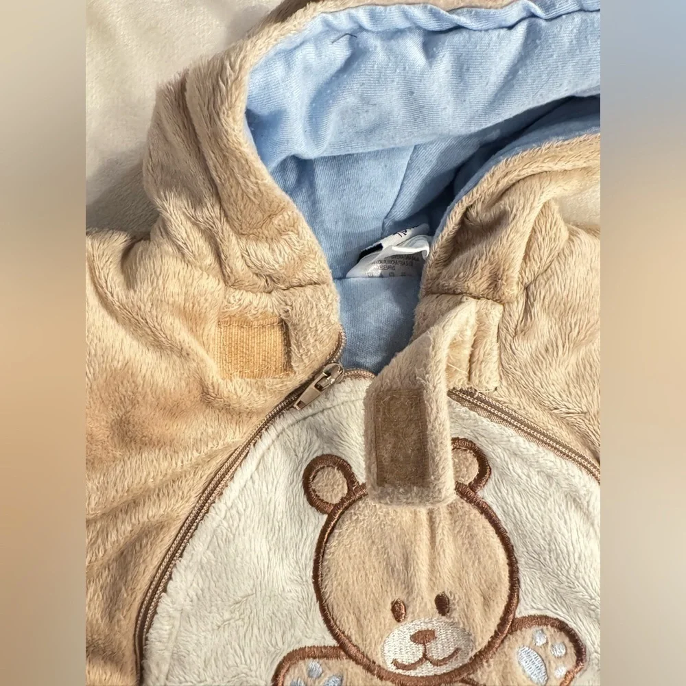 The Club House Adorable Bear Baby Winter SnowSuit Onesie. Size 0-3 Months